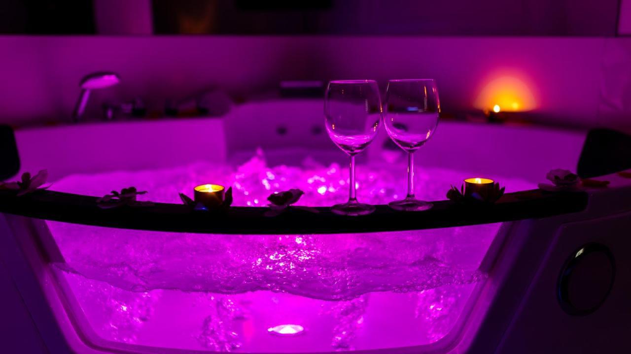 Zamoyskiego Jacuzzi Apartment クラクフ エクステリア 写真